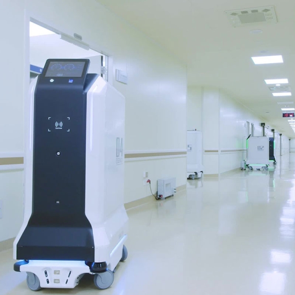 How to Choose the Right Robotics AMR for Your Wholesale Operations