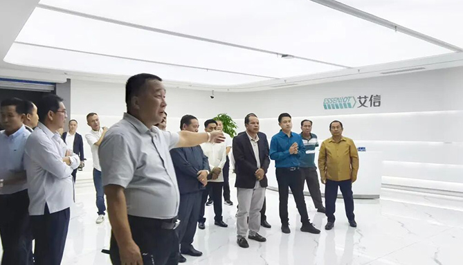 Laos Military Medical Delegation Visits Esseniot Exploring Partnerships in Smart Hospital Logistics Under Belt and Road Initiative