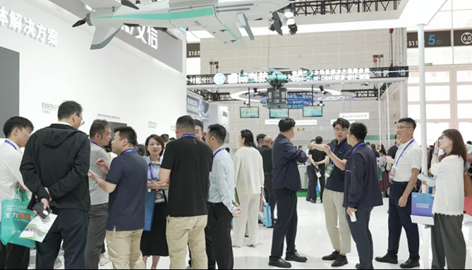 From One Floor to Another, We Keep It Moving ——Esseniot at CHCC2026 – A Quietly Proud Moment for the Team