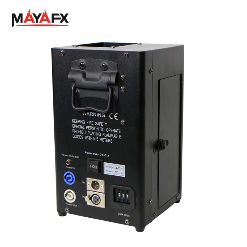 آلة نفخ اللهب الصغيرة الملونة لعرض مسرحي لفرقة الدي جي وحفلات الزفاف