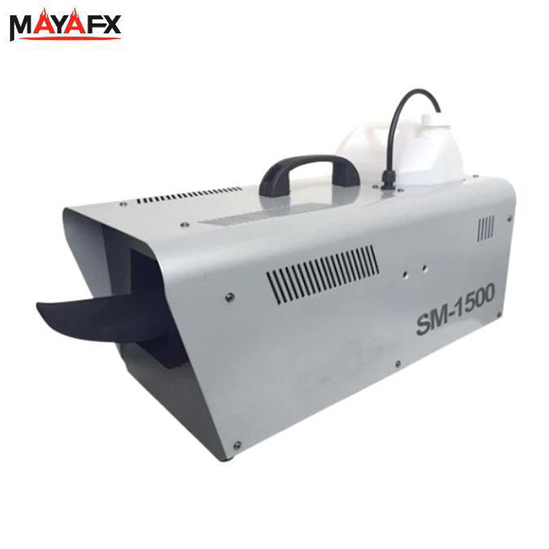 آلة صنع الثلج الاصطناعي لأحداث يوم عيد الميلاد على المسرح وآلة صنع رقاقات الثلج الخارجية