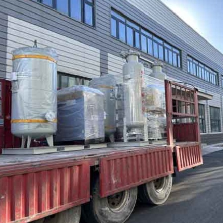 High pressure nitrogen generators