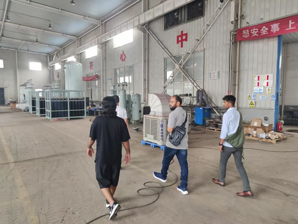Pakistani customers visited the company for an on-site inspection