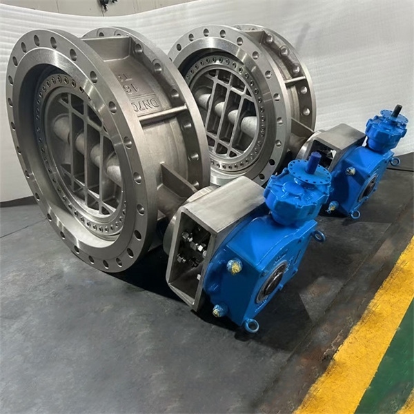 How to properly maintain and lubricate a gearbox operated butterfly valve