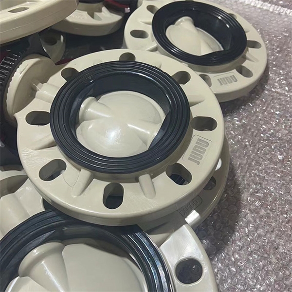Choosing the Right Size and Type of PVC Butterfly Valve for Your Needs
