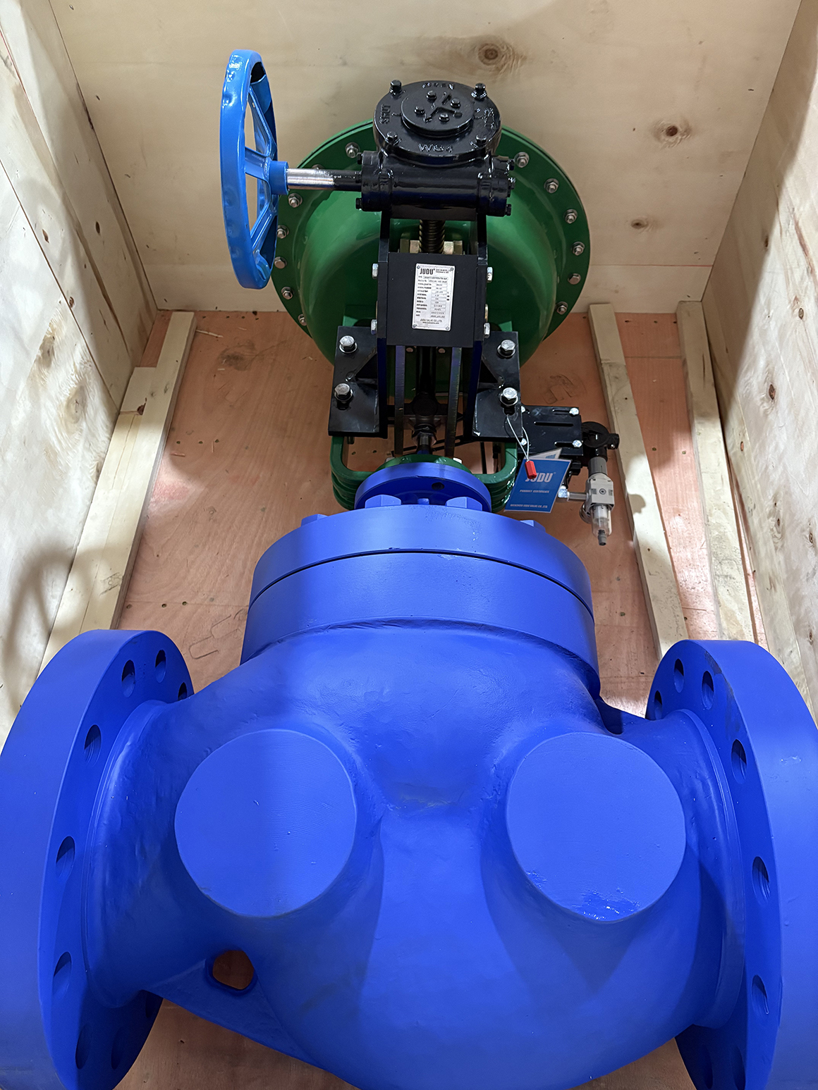 how does a pneumatic control valve work