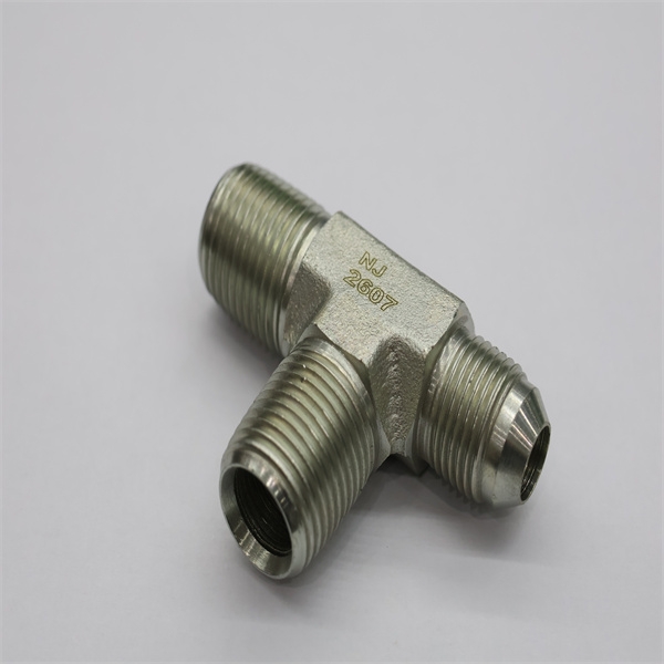 Comparing metric to JIC adapters for different hydraulic systems