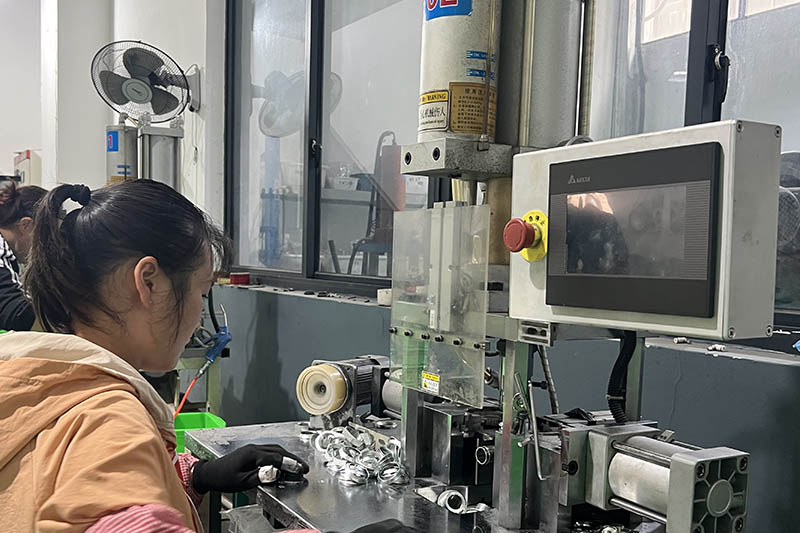 Punching gasket machine