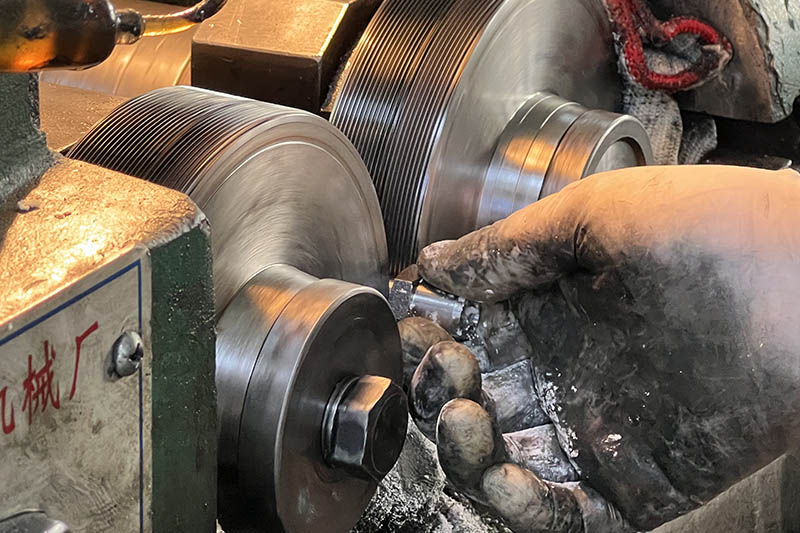 Wire rolling machine