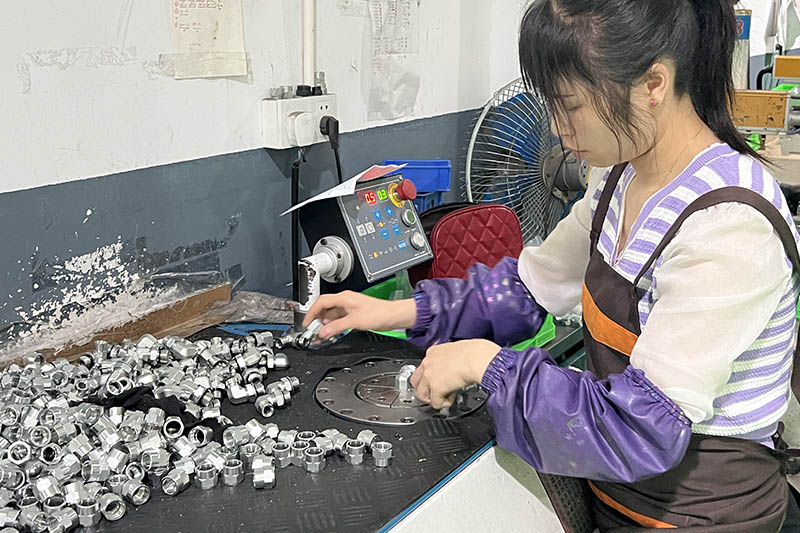Buckling machine