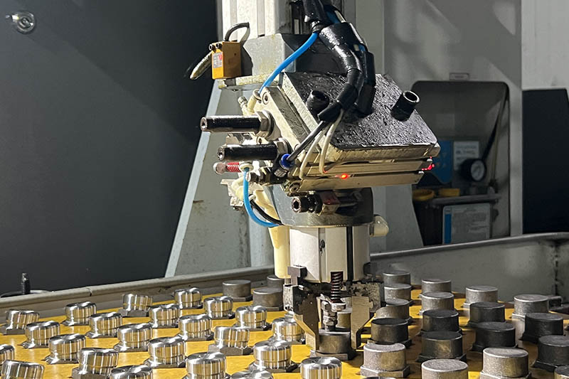 Automatic CNC machine