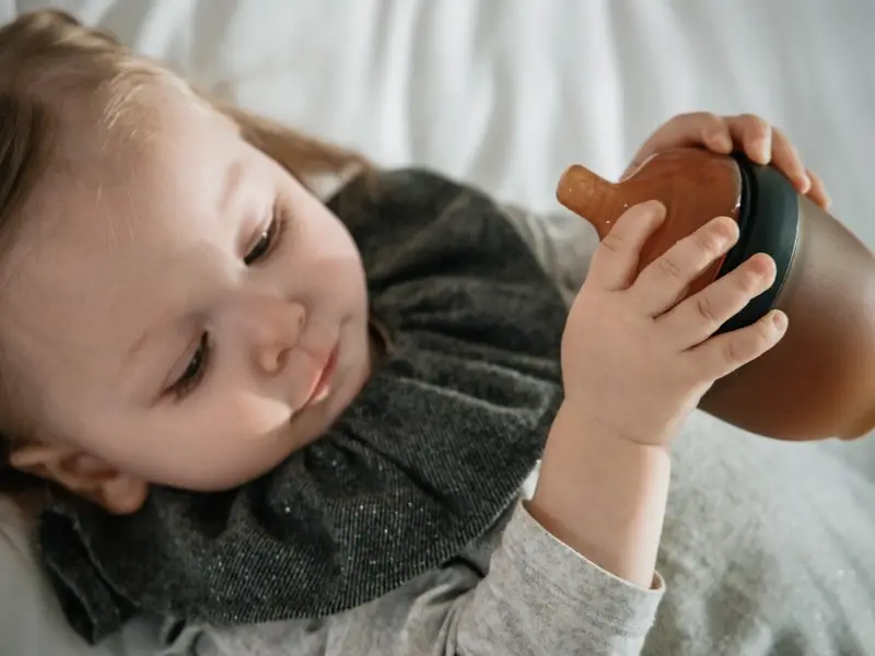 What is anti colic feeding bottle
