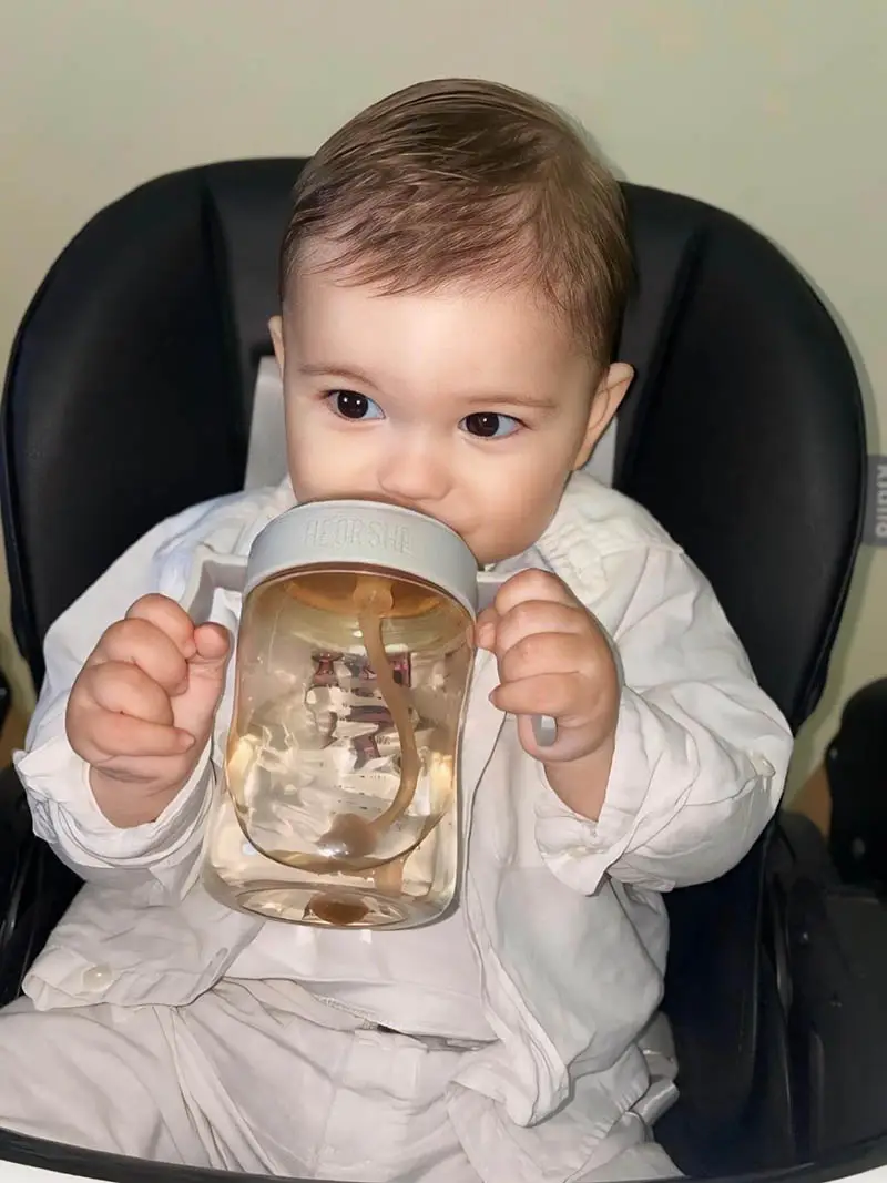 When and How to Introduce Your Child to a Sippy Cup - HEORSHE