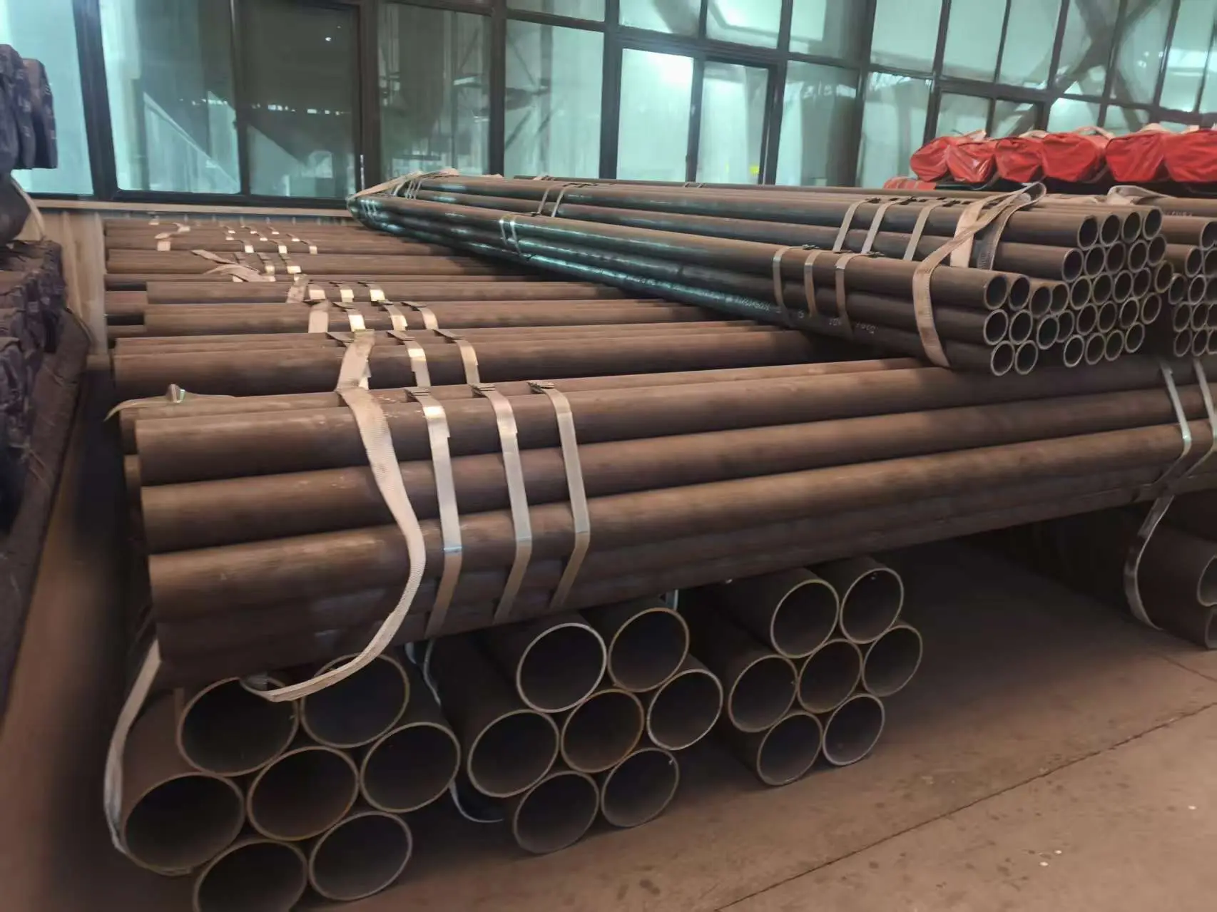 Fast Delivery of Multi-Specification Seamless Steel Pipes Supports Singapore Marine Engineering Project