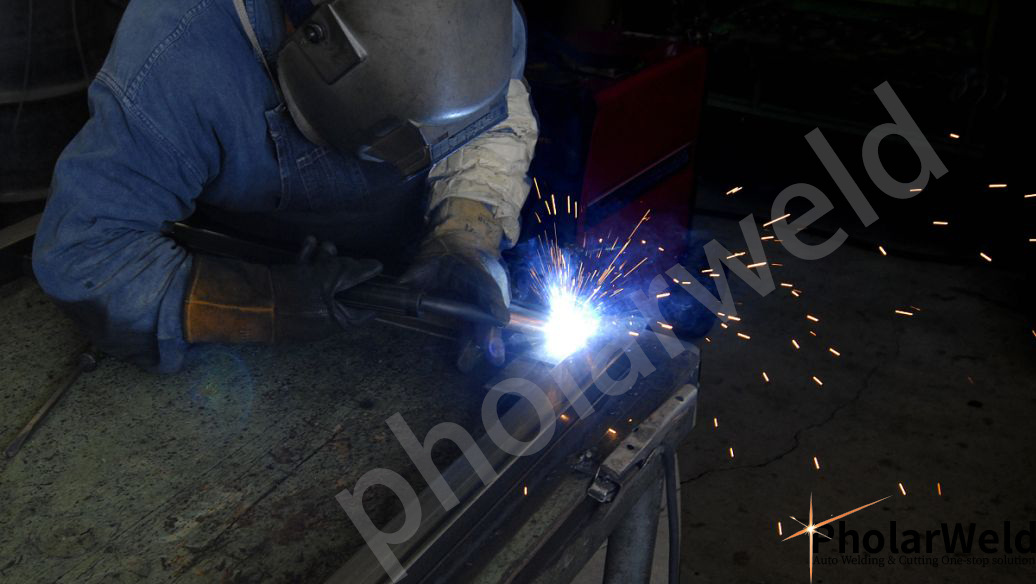 Comparative advantages of plasma welding compared to traditional manual welding