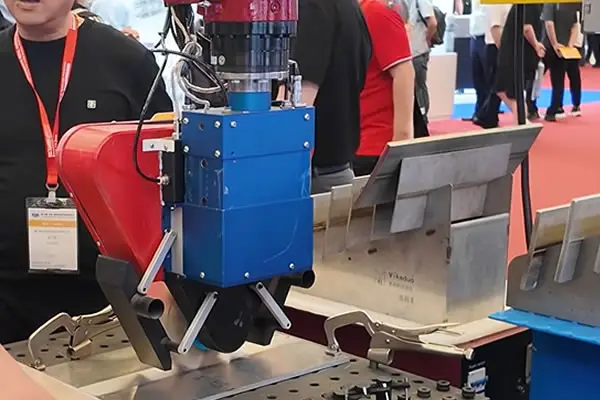 Robotic weld grinding machine, polishing robot, weld grinder machine