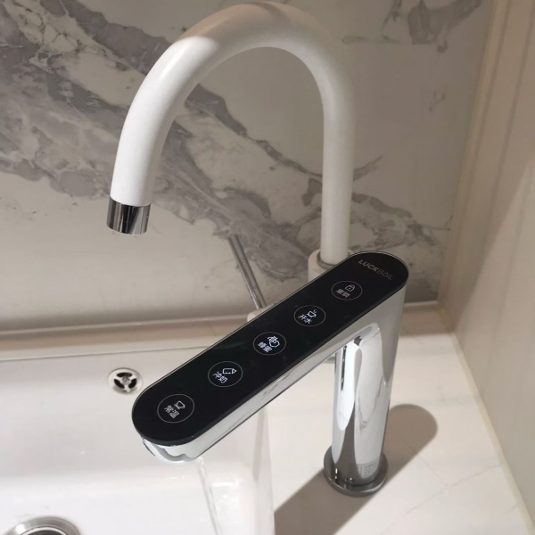 What Are the Latest Trends in Kitchen Faucets with Sparkling Water?