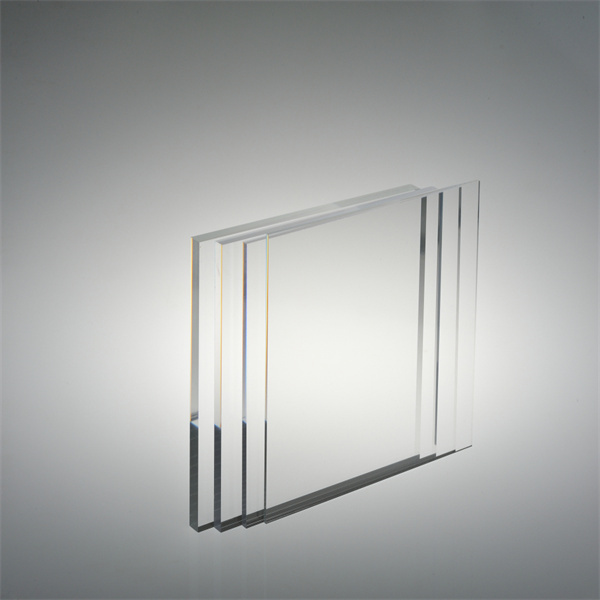 Kā droši izmantot necaurspīdīgo plexiglass