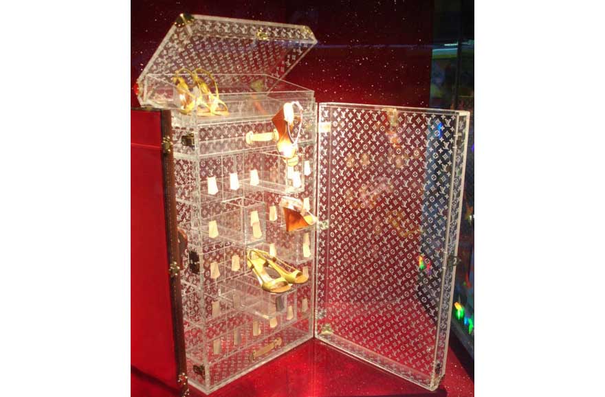 Cosmetic & Luxury Product Displays