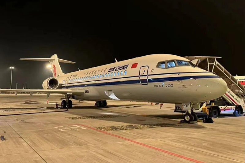 زويفنغ ARJ21 | نجحت أول طائرة من طراز ARJ21 تابعة لشركة Air China Southwest Branch في القيام برحلتها الأولى