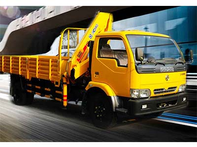 Grúa sobre camión con brazo abatible SQ4ZK2