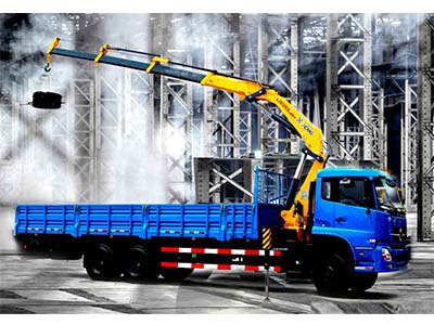 Grúa sobre camión con brazo abatible SQ10ZK3Q