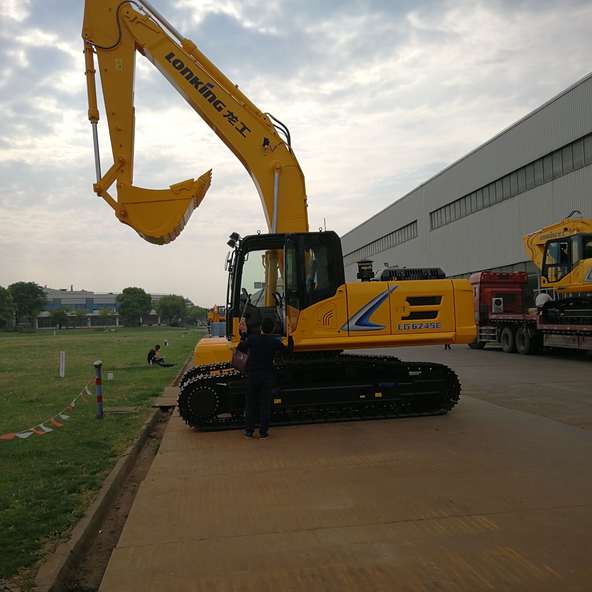 LONKING الحفارة الهيدروليكية لحفر الأراضي