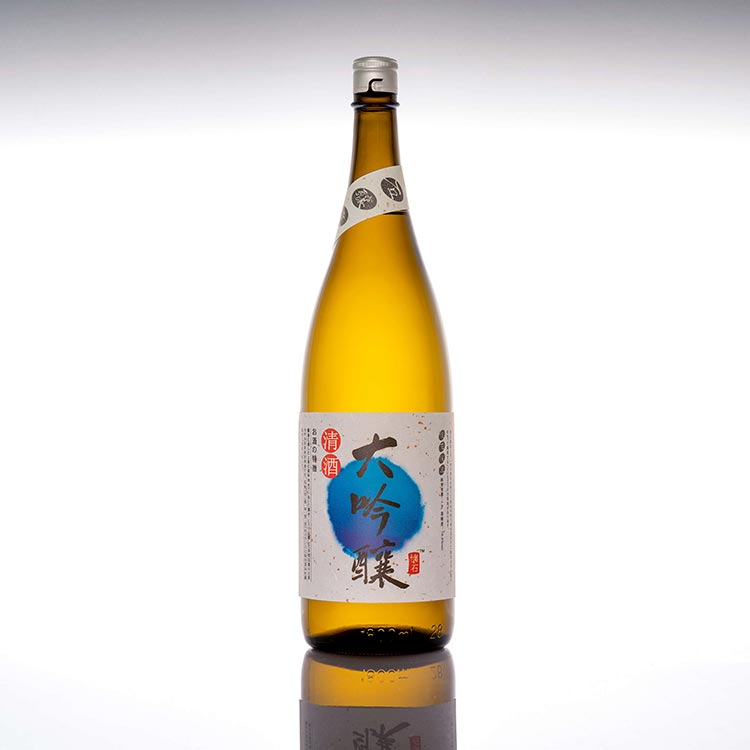 Недорогая японская кулинария саке объемом 1.8 л