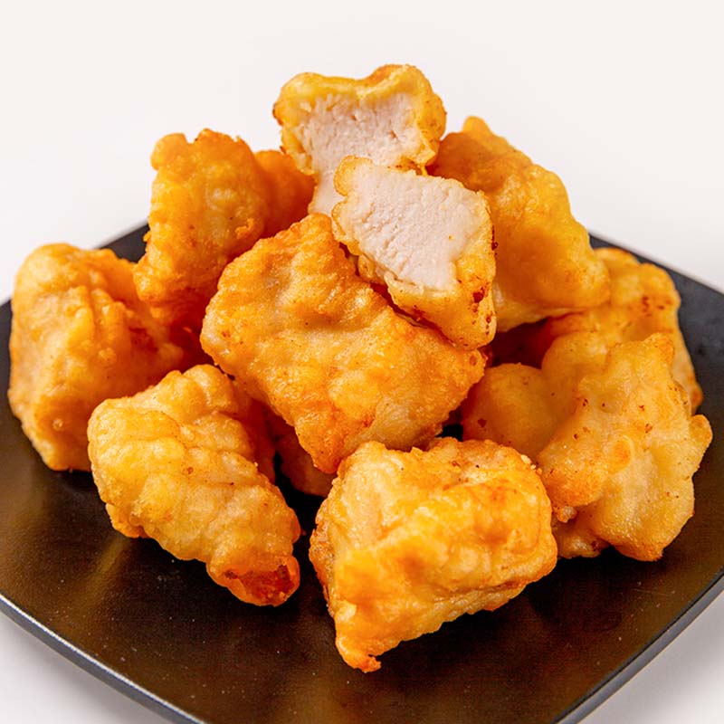 Более популярный вариант курицы карааге с жареной куриной грудкой.