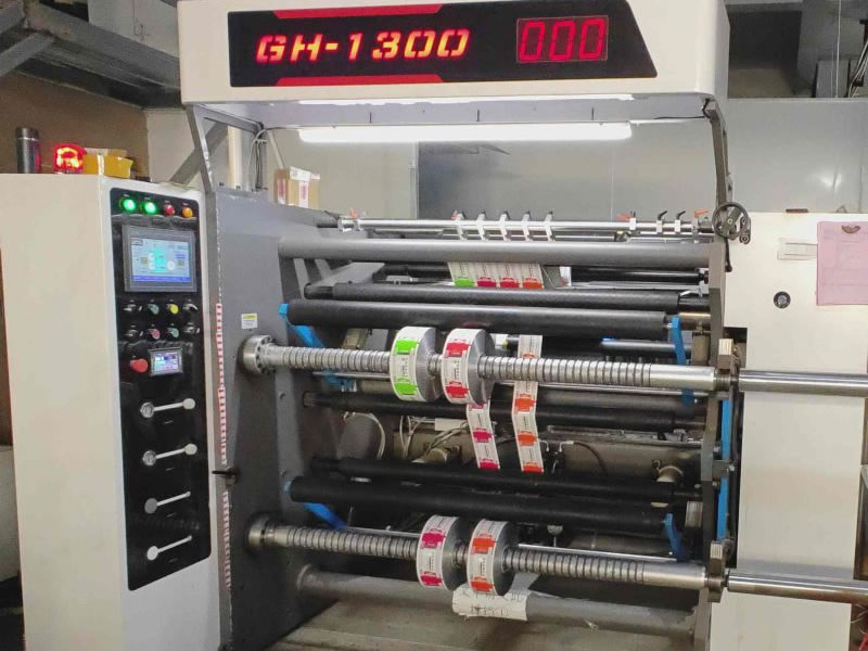 Haɗin Fina-Finai na Ginshikin Material Rolls Slitter Rewinder Machine don Jakar Marufi na Likita
