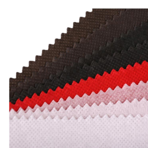 На заводе прямых продаж биоразлагаемые маски для лица изготовлены из нетканого материала для сумок