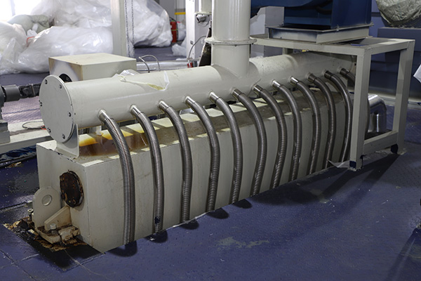 Benefits of using a PP meltblown nonwoven fabric making machine