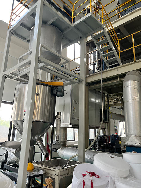 The Process of Manufacturing Non Woven Cloth Using a Machine