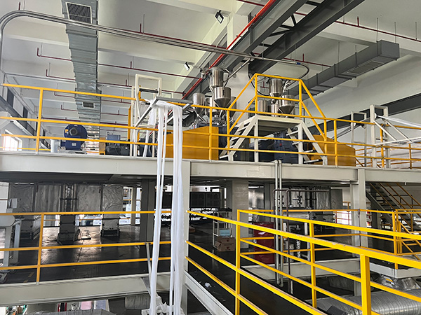 Key components and features of PP melt blown nonwoven fabric making machine