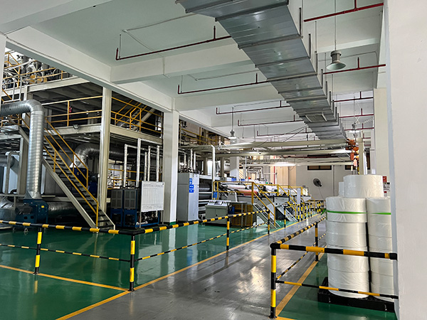 Advantages of using TNT non woven fabric machine