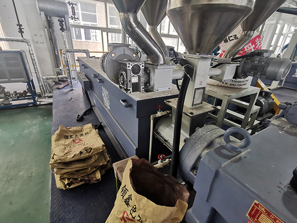 Meeting the growing demand for nonwoven fabrics with advanced manufacturing equipmen