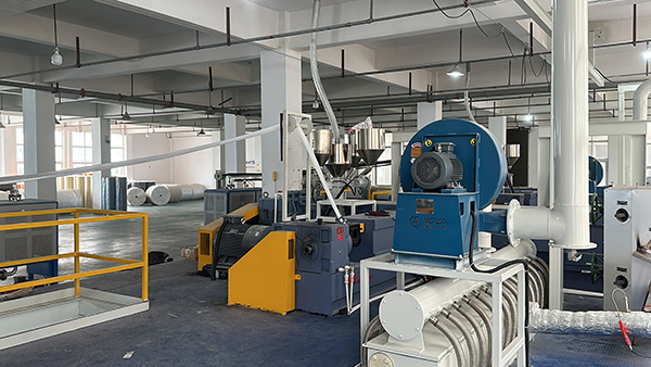 A step-by-step look at how wholesale pp spunbond nonwoven fabric making machines work