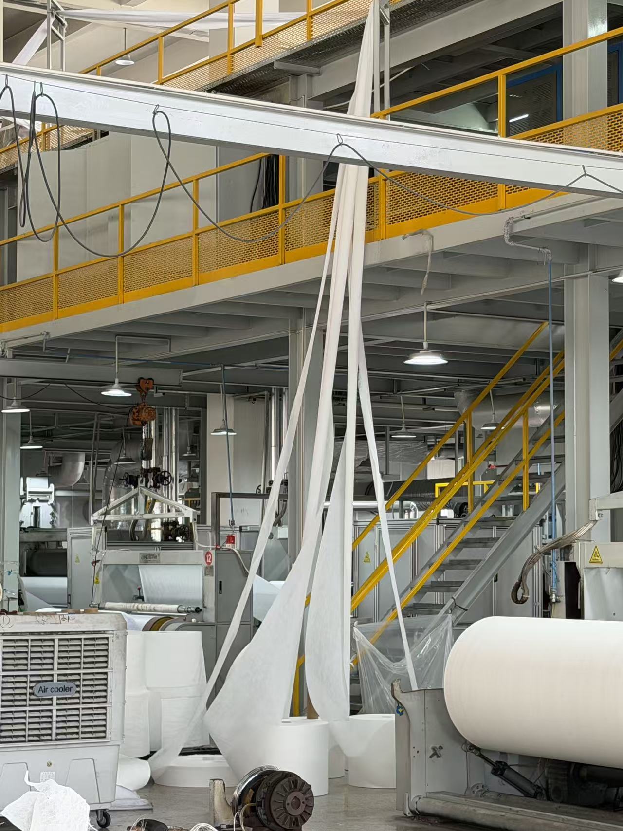 difference between non woven and woven gauze