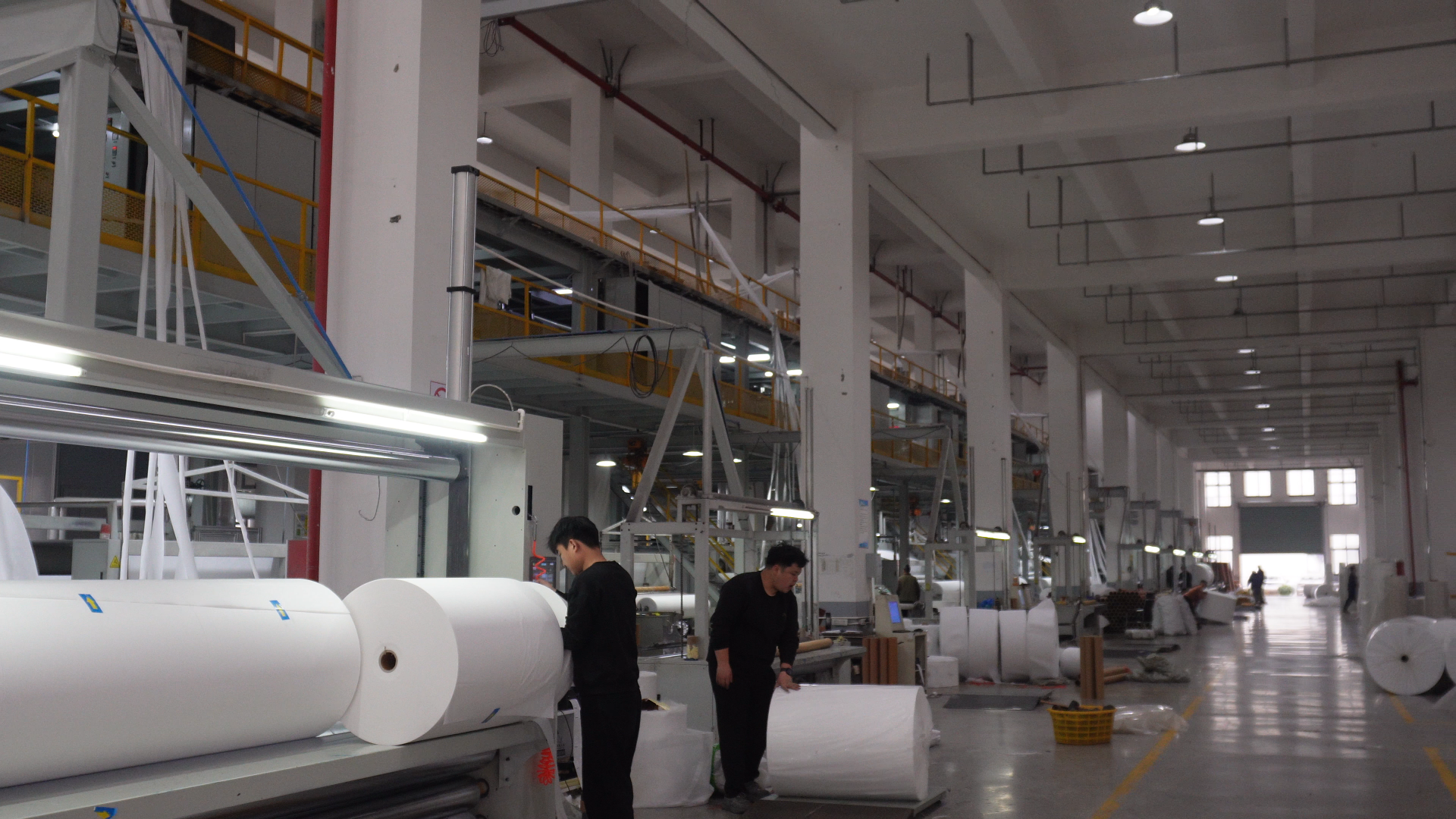 difference between woven and non woven geotextile fabric