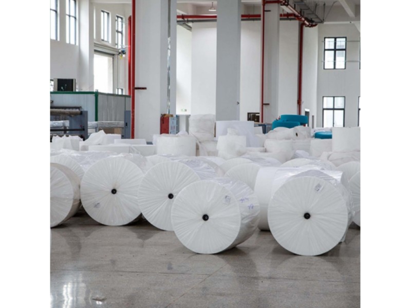 Kādas ir Yanpeng vienas s neausto audumu ražošanas līnijas priekšrocības?