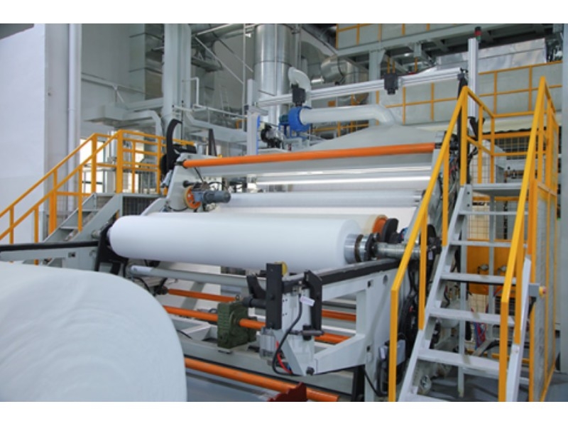 Kā nodrošināt, lai klienti pēc instalēšanas varētu veiksmīgi iedarbināt neausto audumu mašīnu