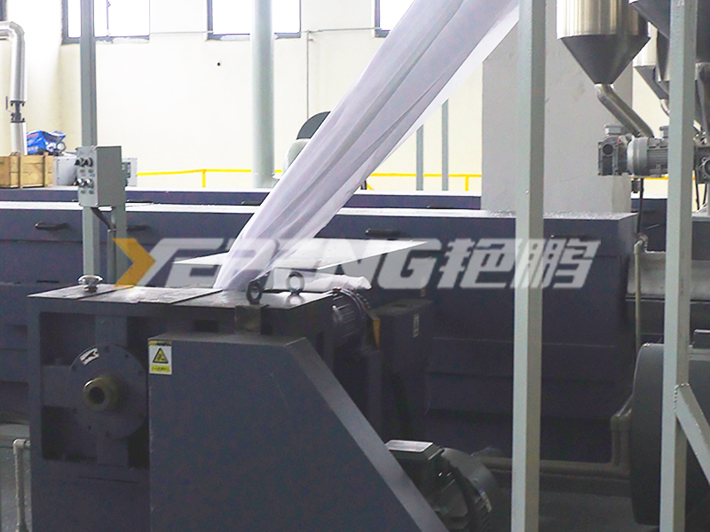 Global Plastic Ban Policies Boost Nonwoven Shopping Bag Machine Exports, Orders Surge 40% in Middle East & Latin America