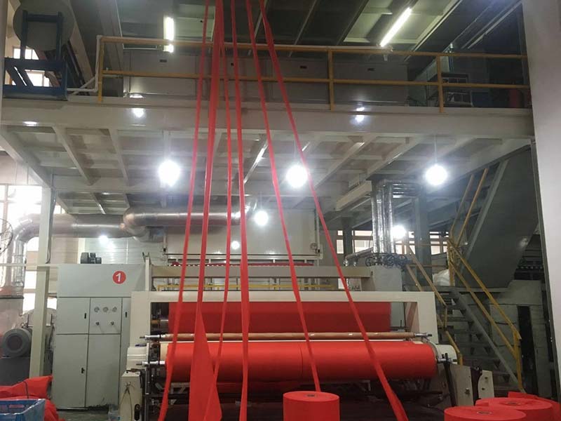 Линия по производству нетканых материалов