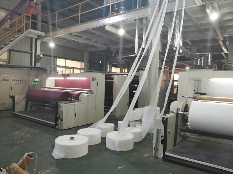 Stroj na výrobu netkaných textilií PP Spunbond SSS