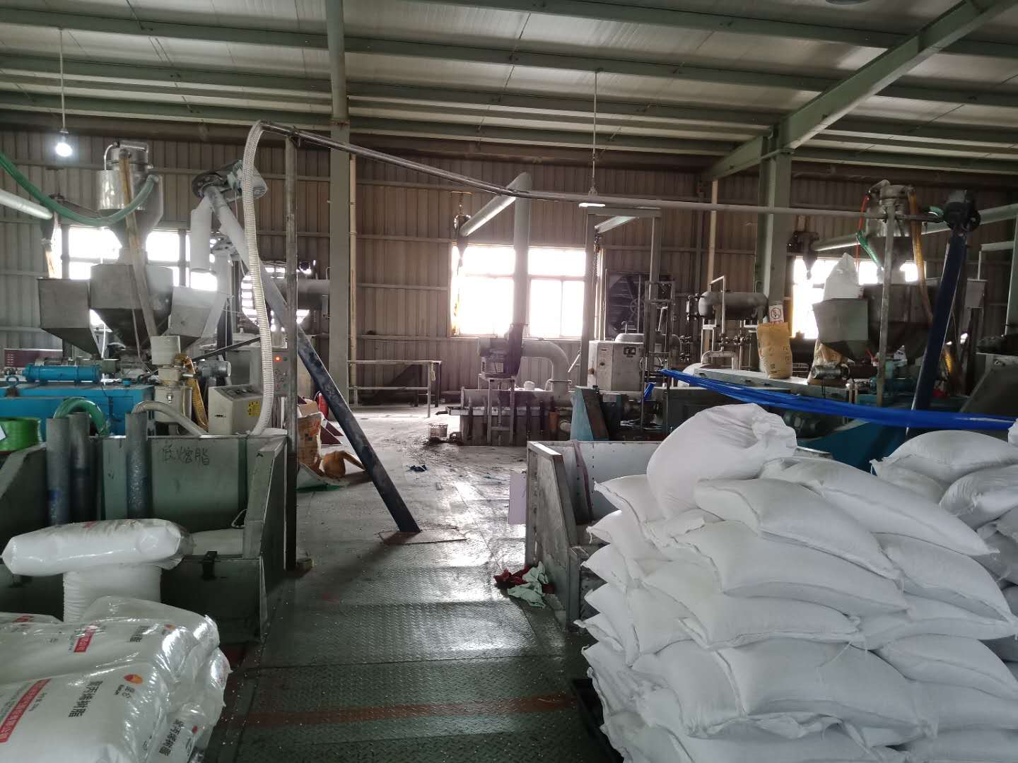 מכירה חמה של SMS Spunmelt ציוד לא ארוג מסין