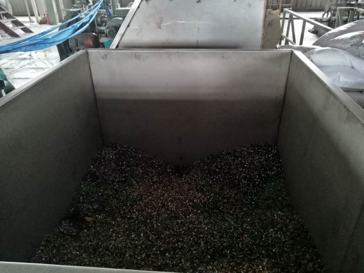 Высококачественное оборудование для производства нетканых материалов SMS PP spunbond и мельтблаун