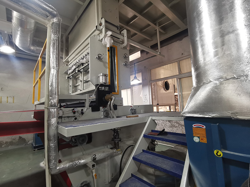 Линия по производству нетканых материалов