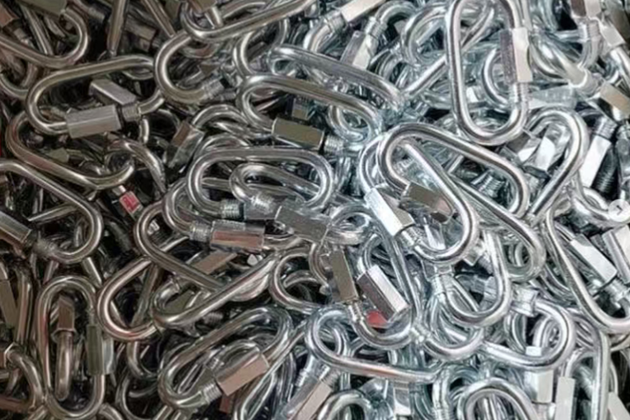 Verzinkter 1/4" Quick Link, insgesamt 20,000 Stück sind bereit für den Versand in die USA