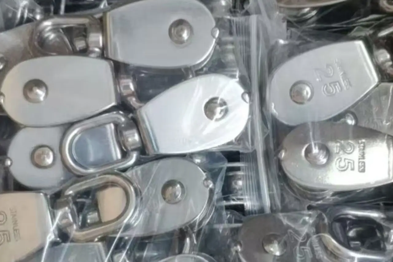SS304- M25 swivel single pulley repeat order ready for dispatch to Spain!