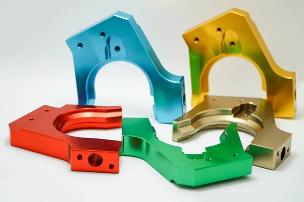 အလူမီနီယမ်အစိတ်အပိုင်းများ Anodizing အရောင်များ- သင်သိရန်လိုအပ်သည်များ